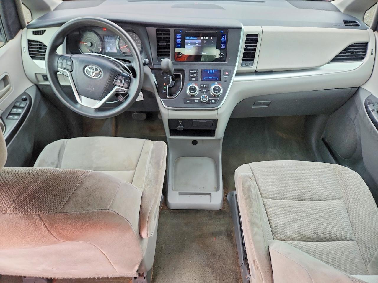 2017 TOYOTA SIENNA — фото 8