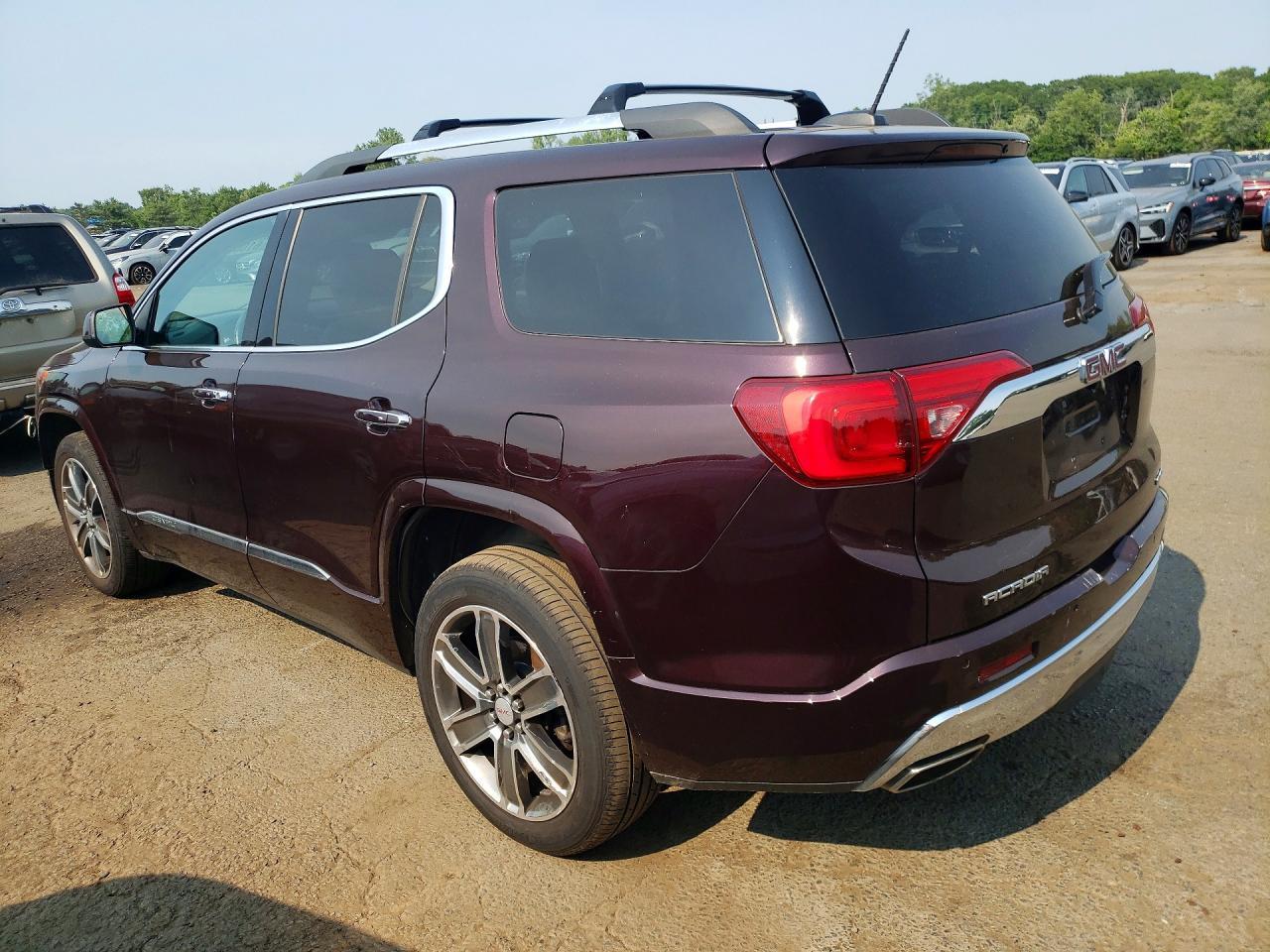 2017 GMC ACADIA — фото 2