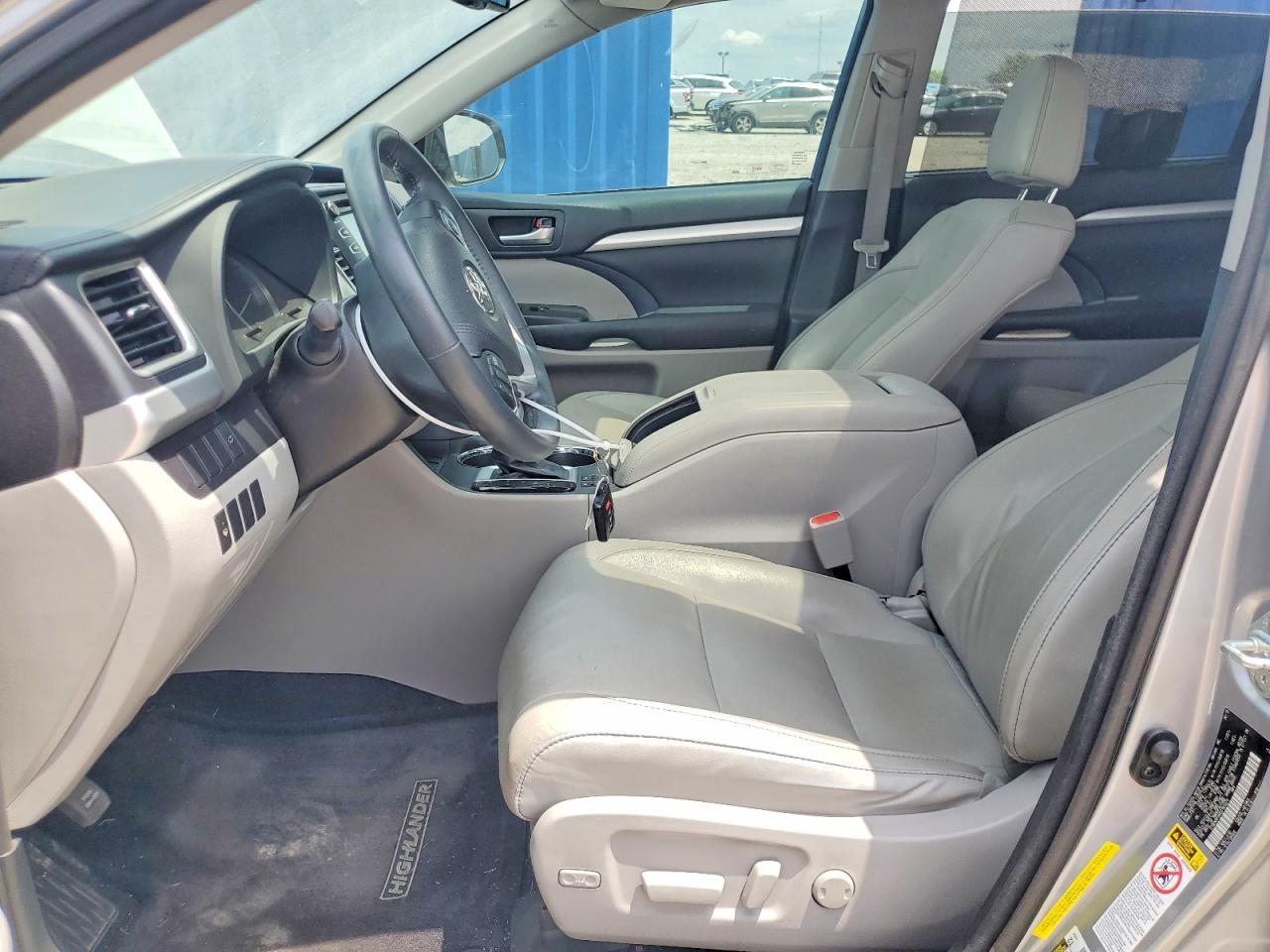 2016 TOYOTA HIGHLANDER — фото 7