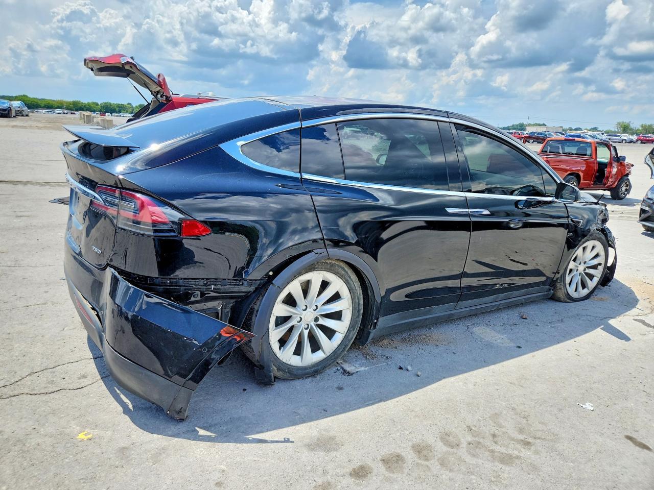 2017 TESLA MODEL X — фото 3