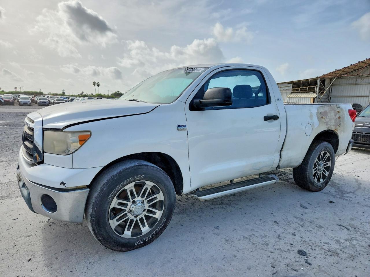 2010 TOYOTA TUNDRA — фото 1