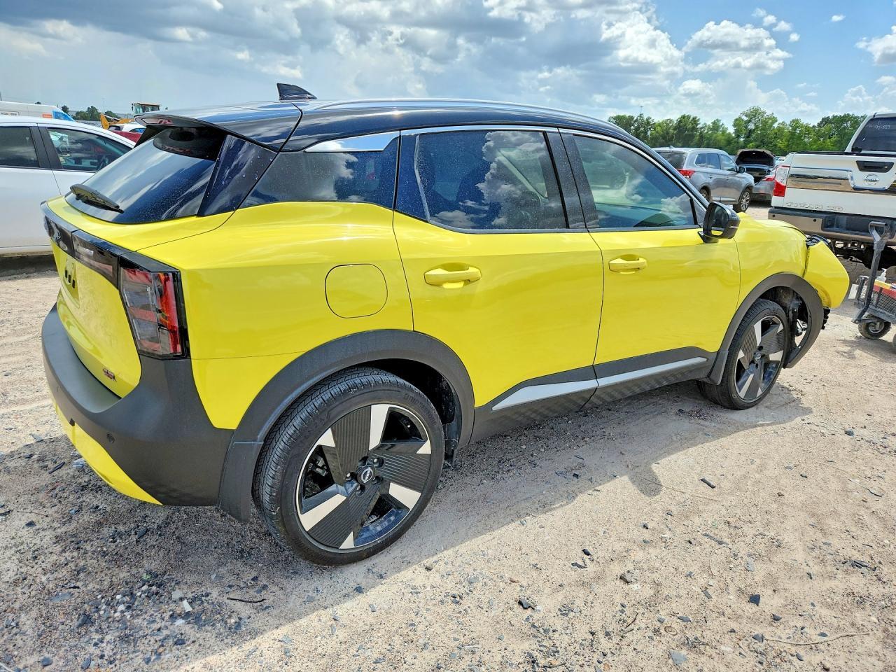2025 NISSAN KICKS — фото 3