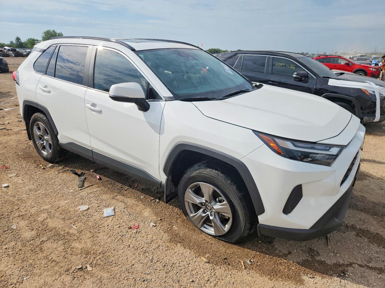 2025 TOYOTA RAV4 — фото 4