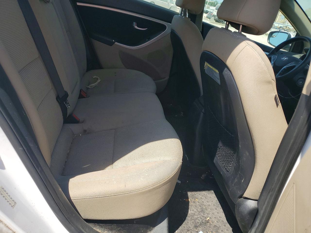 2016 HYUNDAI ELANTRA — фото 10