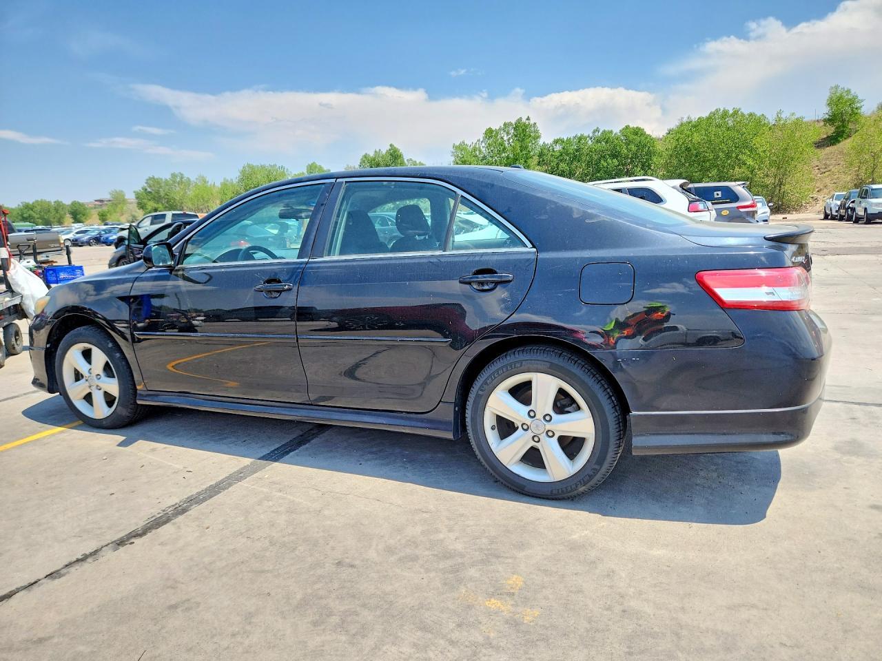 2010 TOYOTA CAMRY — фото 2