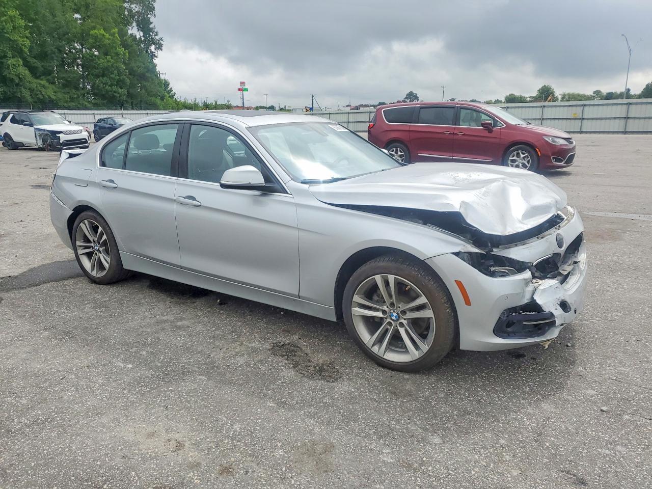 2017 BMW 3 SERIES — фото 4