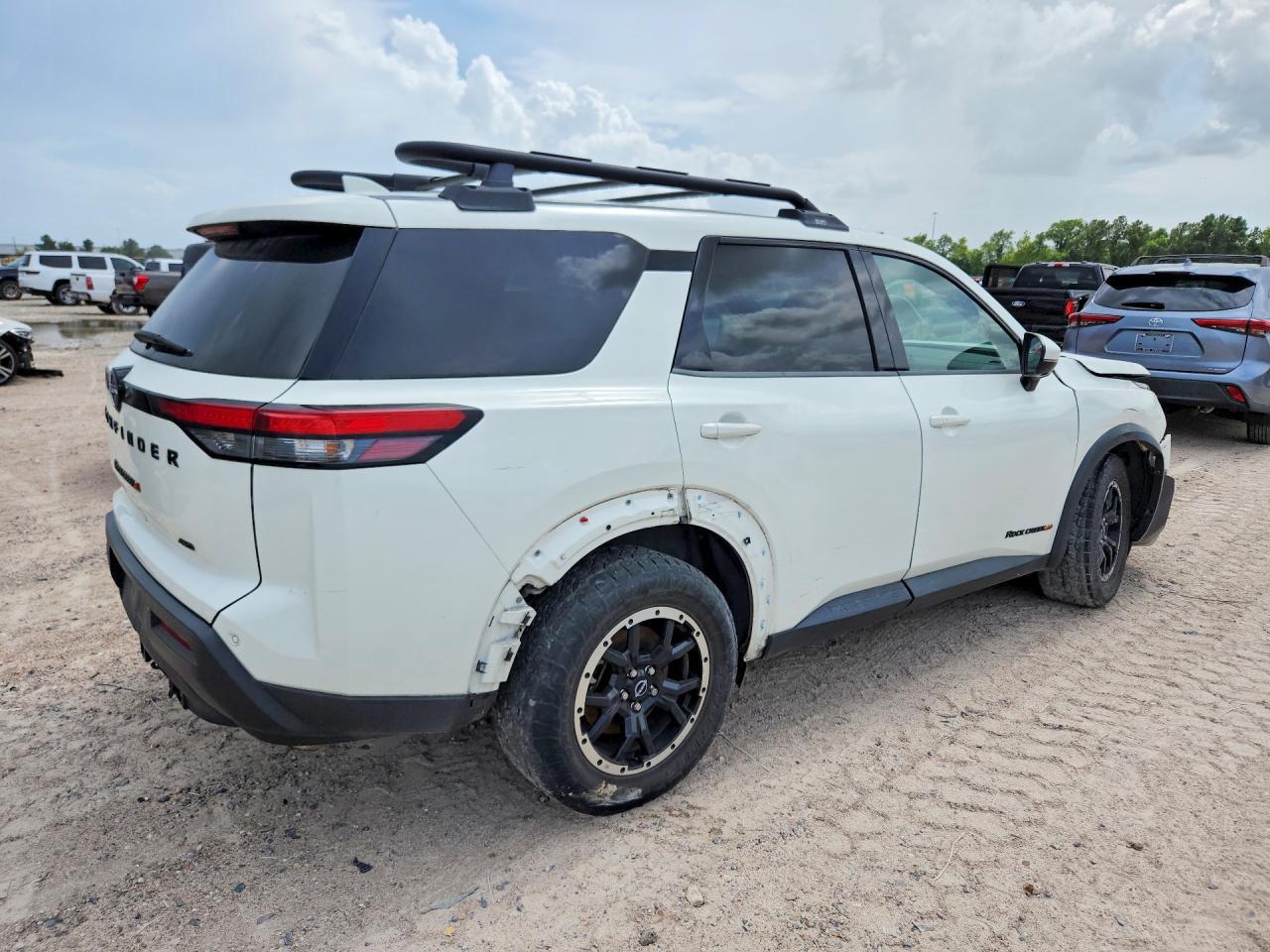 2023 NISSAN PATHFINDER — фото 3