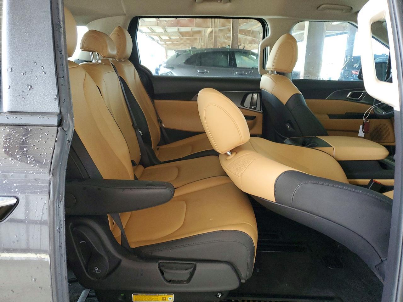 2024 KIA CARNIVAL — фото 11