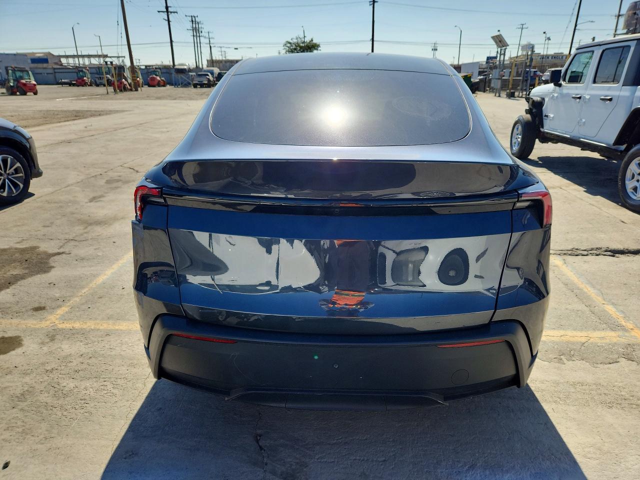 2026 TESLA MODEL Y — фото 6