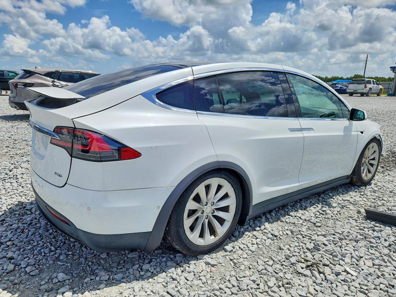 2016 TESLA MODEL X — фото 3