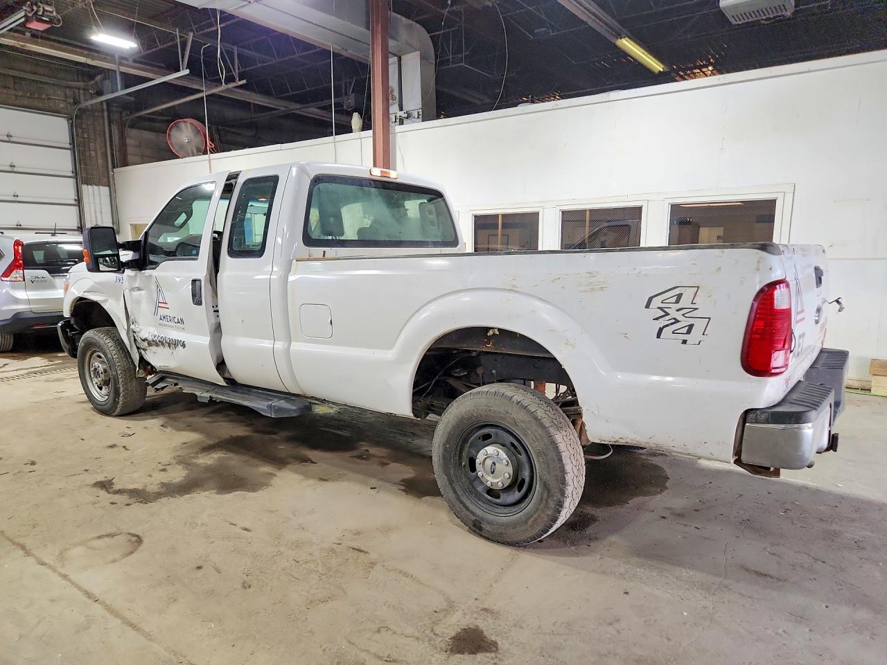 2015 FORD F-350 — фото 2