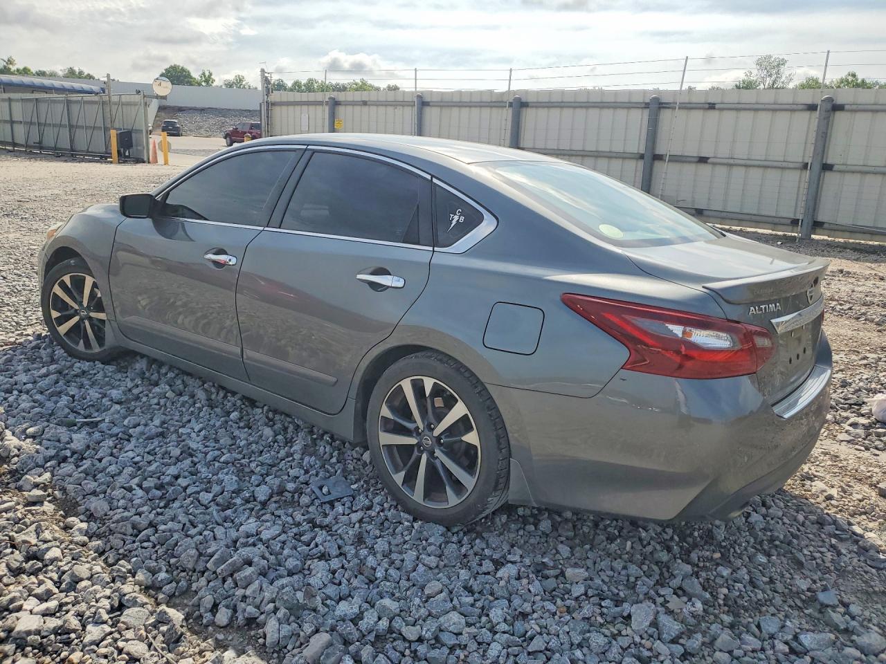 2017 NISSAN ALTIMA — фото 2