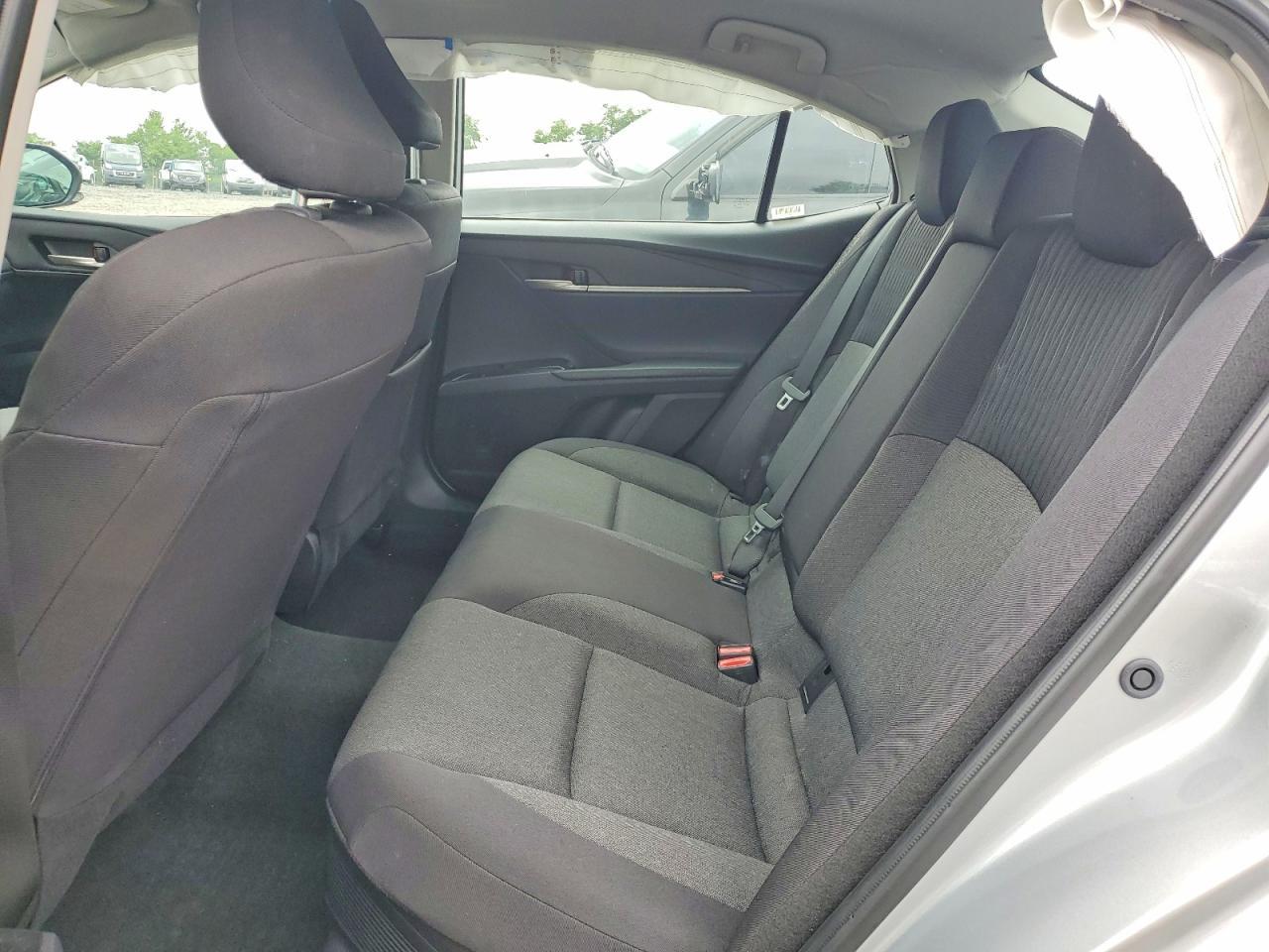 2025 TOYOTA CAMRY HYBRID — фото 10