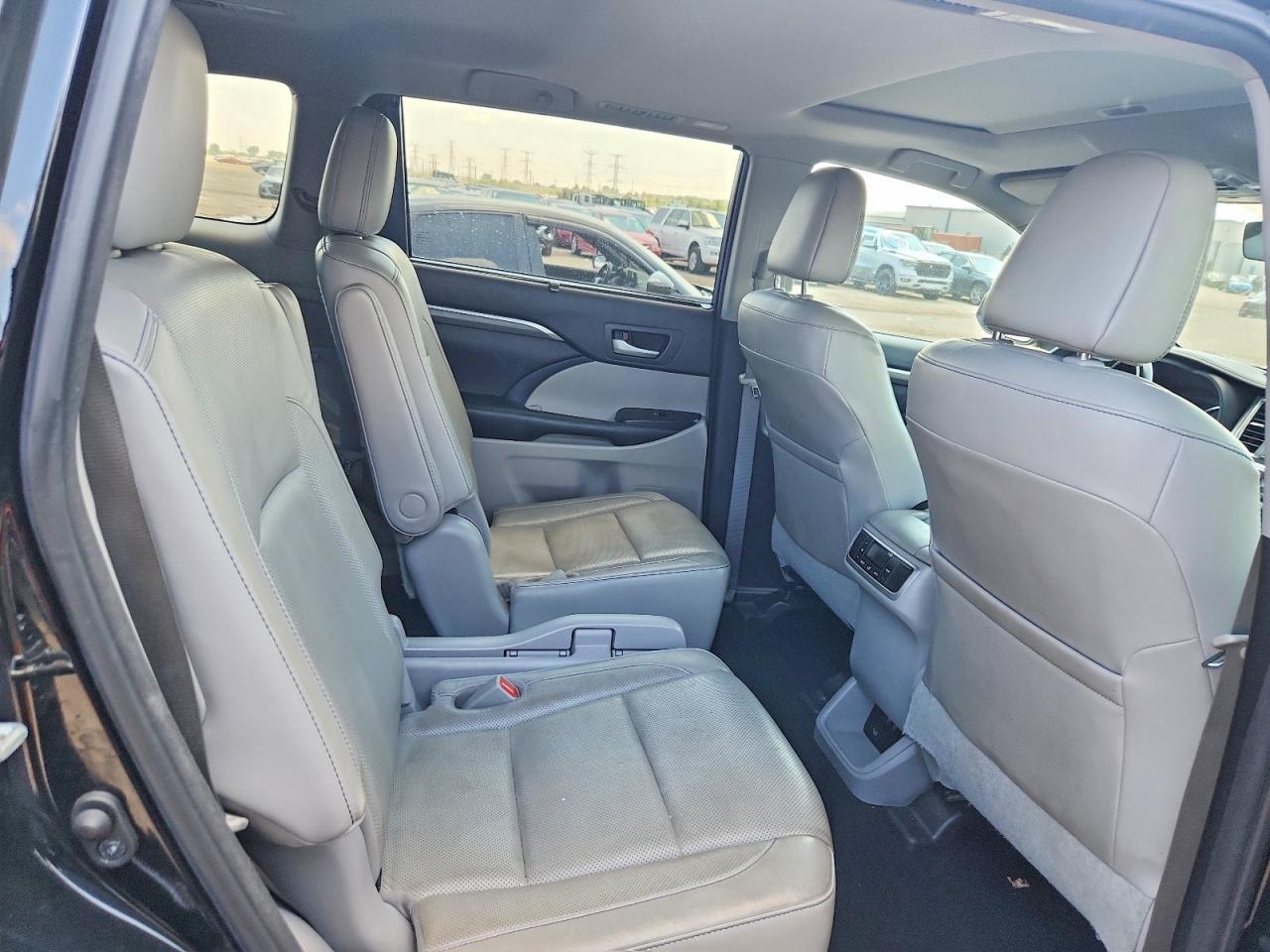2017 TOYOTA HIGHLANDER HYBRID — фото 10