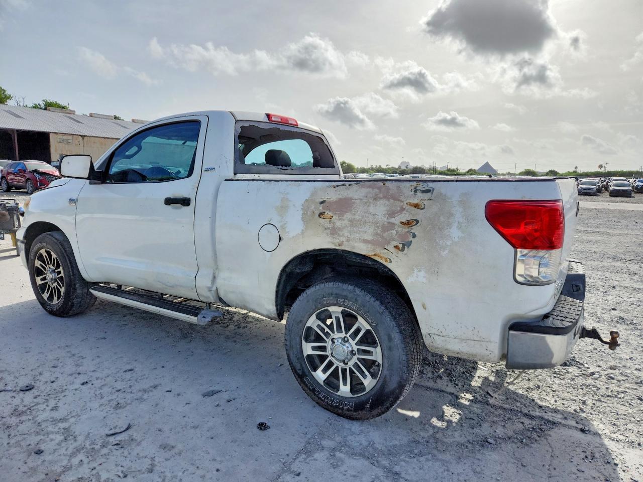 2010 TOYOTA TUNDRA — фото 2