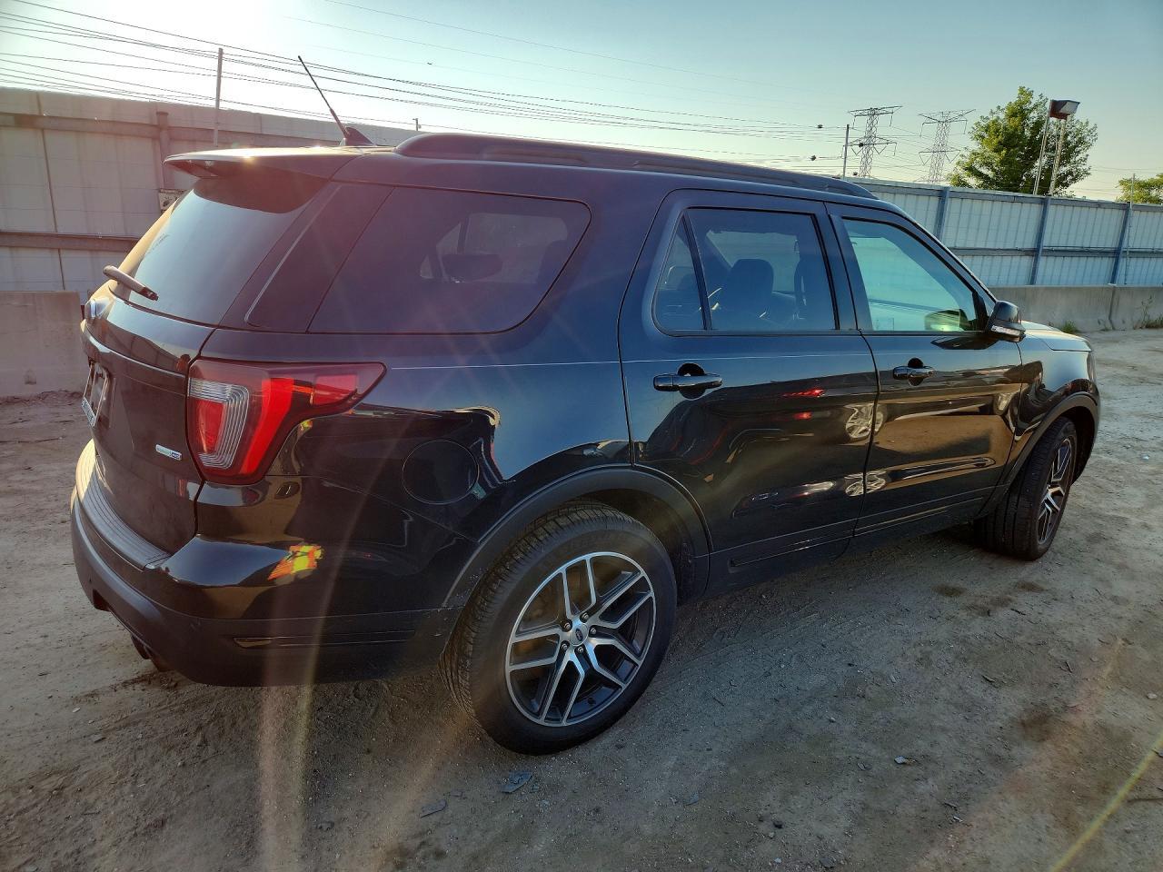 2019 FORD EXPLORER — фото 3
