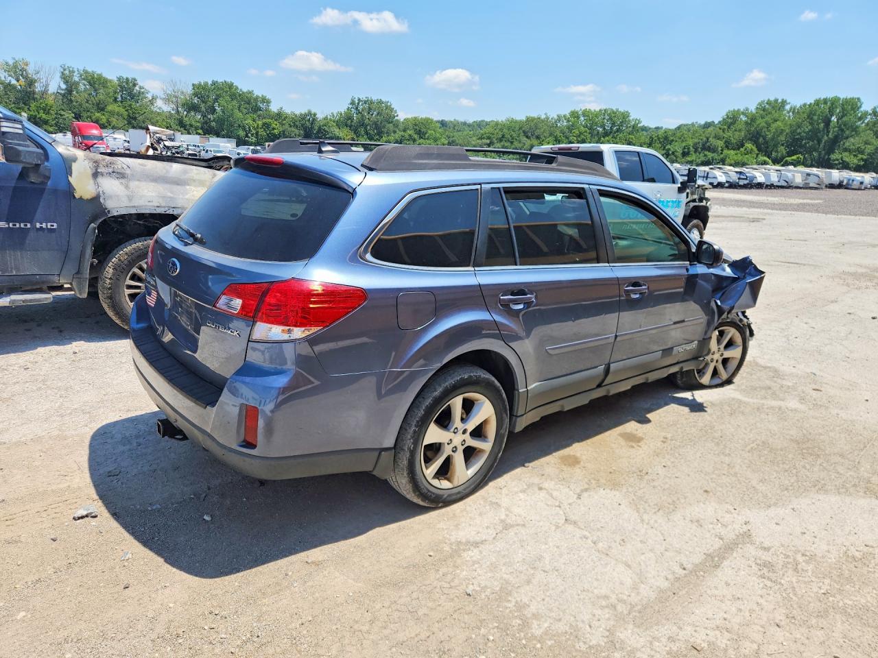 2013 SUBARU OUTBACK — фото 3