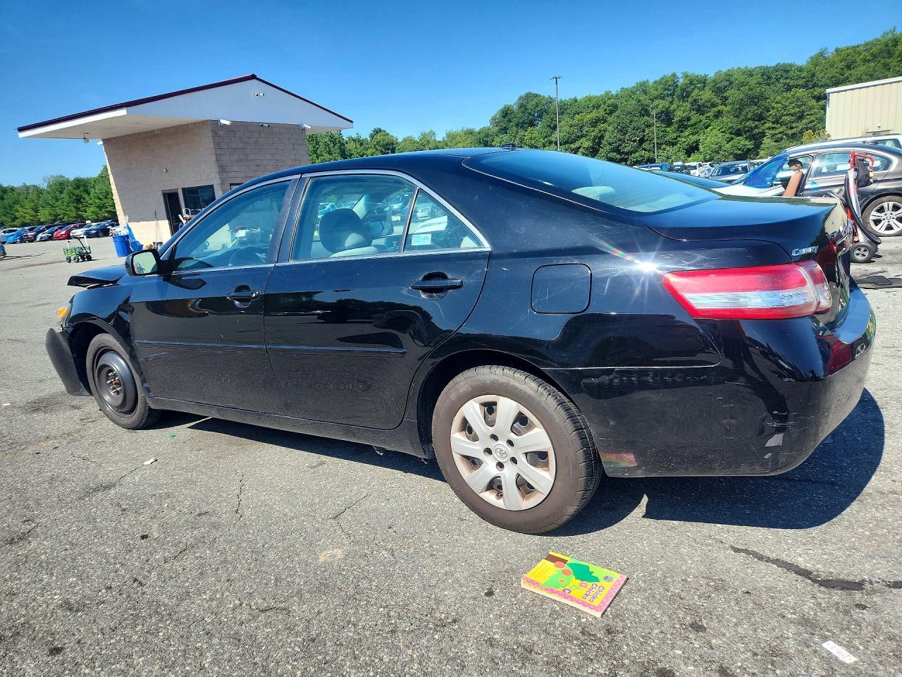 2011 TOYOTA CAMRY — фото 2