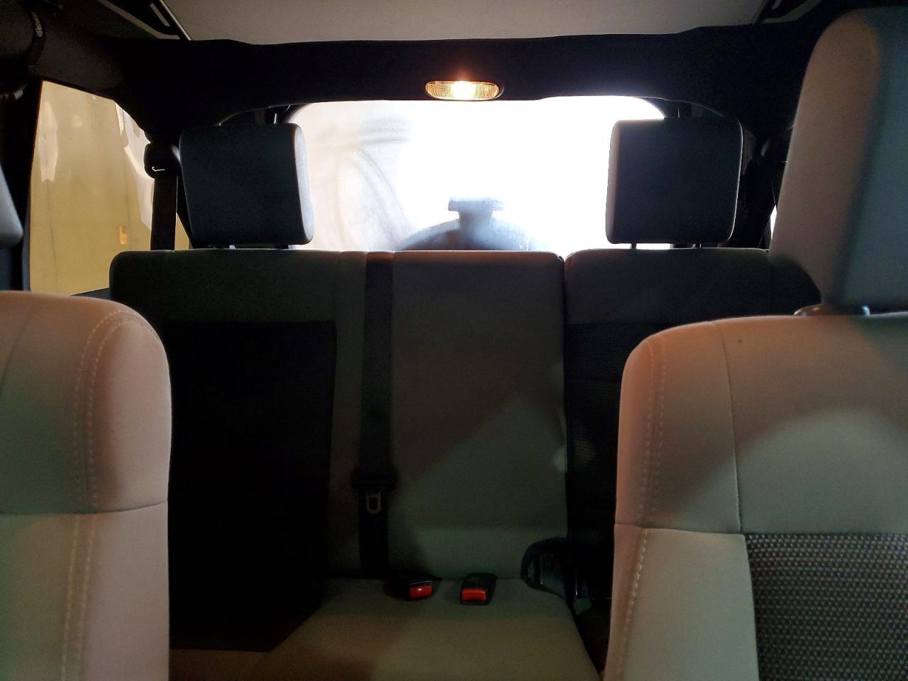 2010 JEEP WRANGLER — фото 10