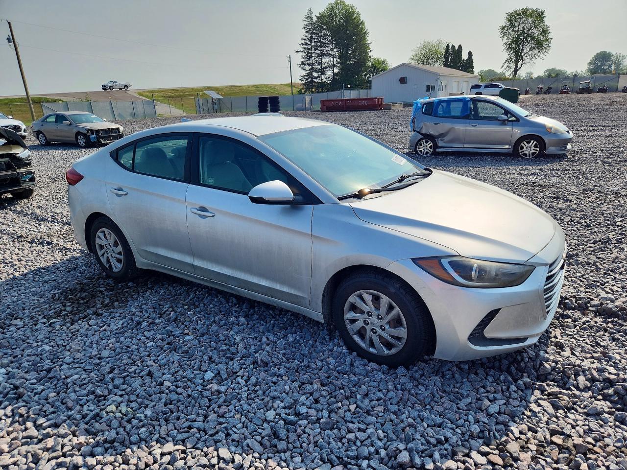 2017 HYUNDAI ELANTRA — фото 4