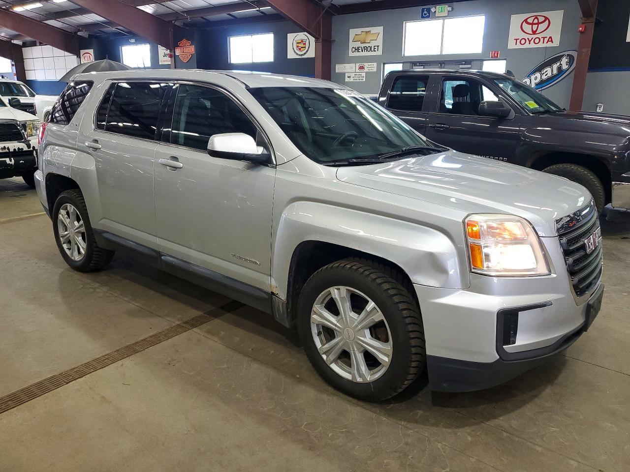 2017 GMC TERRAIN — фото 4