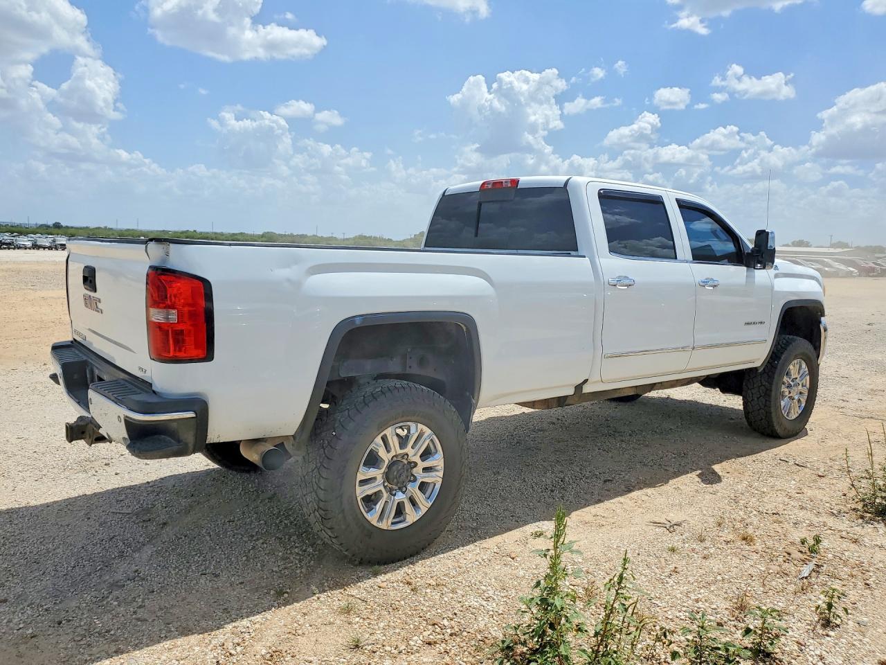2015 GMC SIERRA 2500HD — фото 3