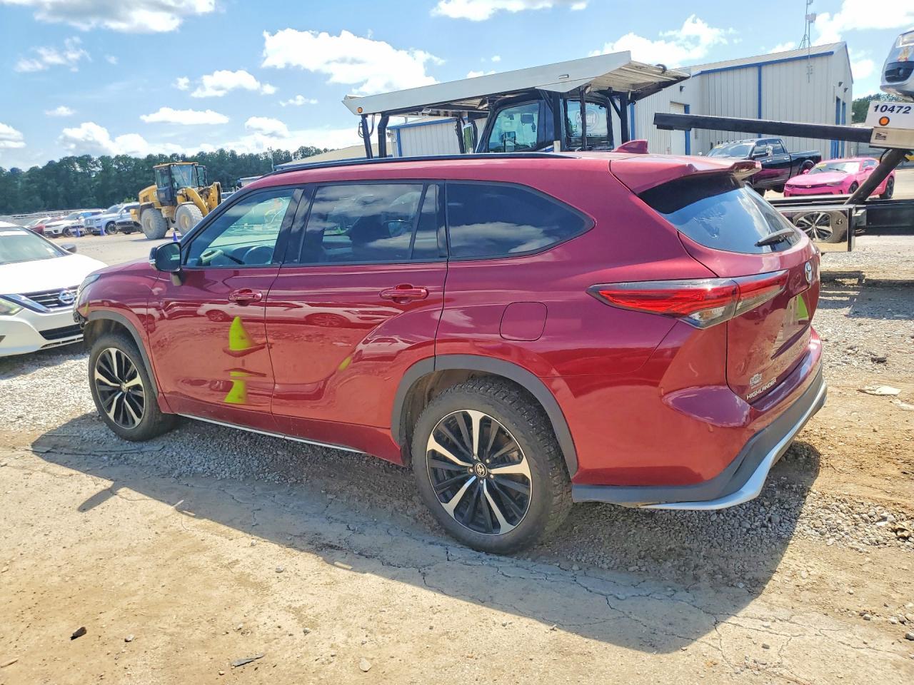 2021 TOYOTA HIGHLANDER — фото 2