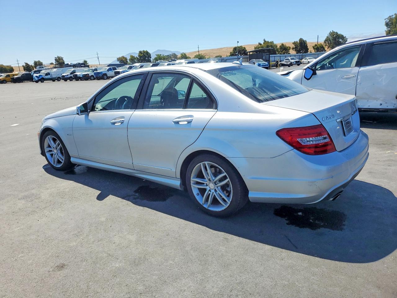 2012 MERCEDES-BENZ C-CLASS — фото 2