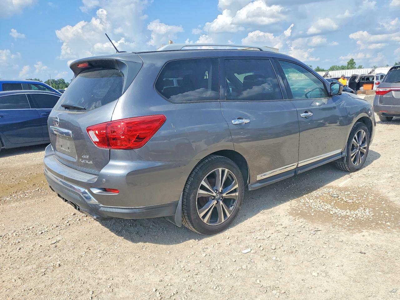 2017 NISSAN PATHFINDER — фото 3