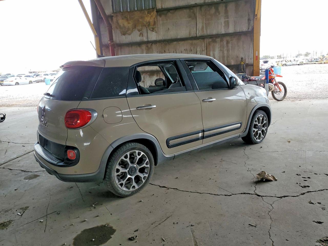 2014 FIAT 500L — фото 3