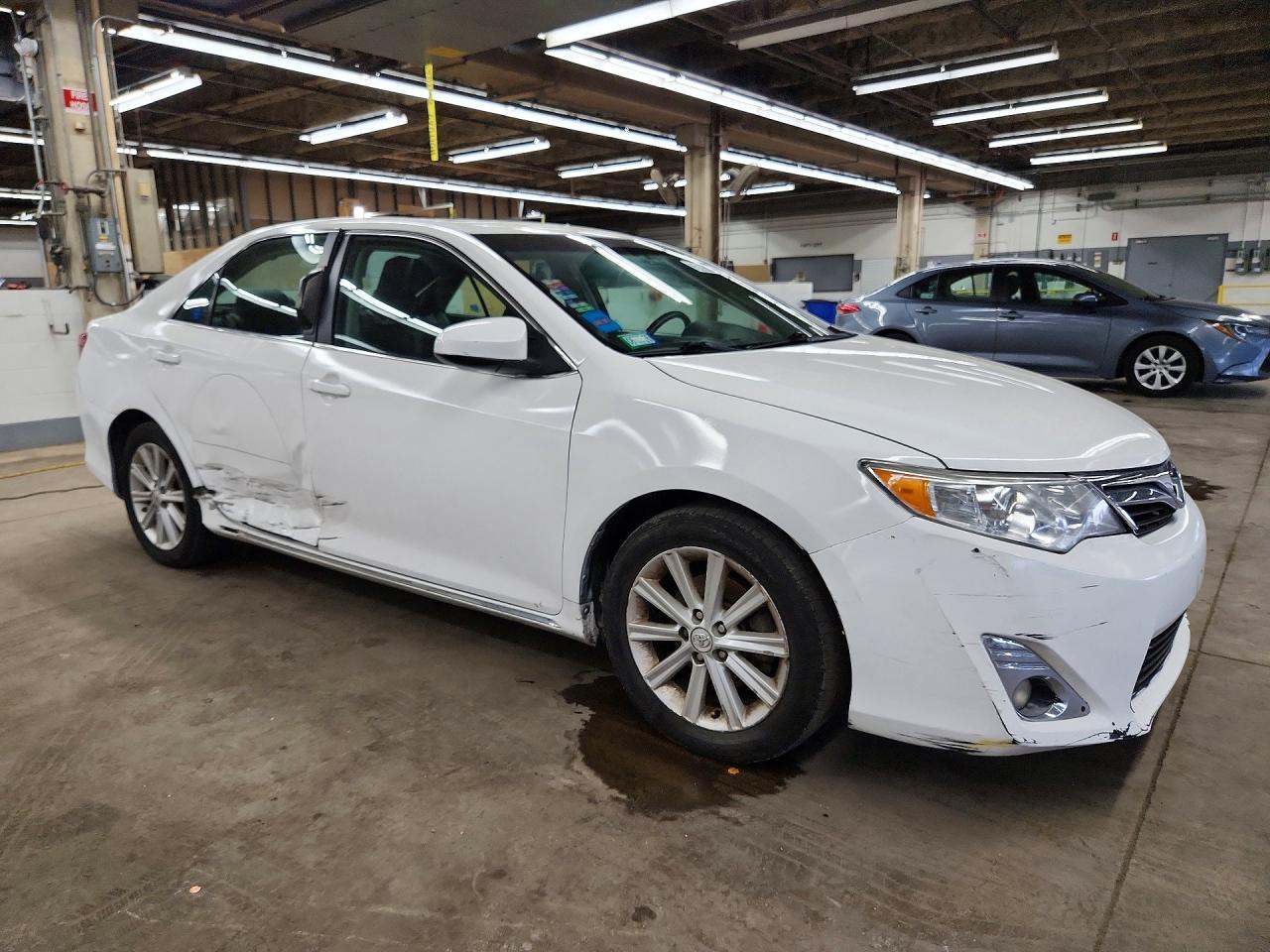 2012 TOYOTA CAMRY HYBRID — фото 4