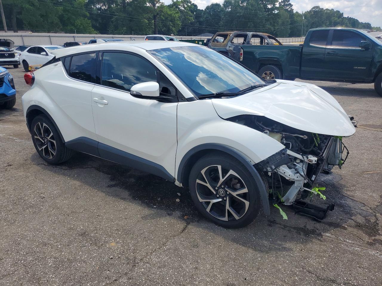 2019 TOYOTA C-HR — фото 4