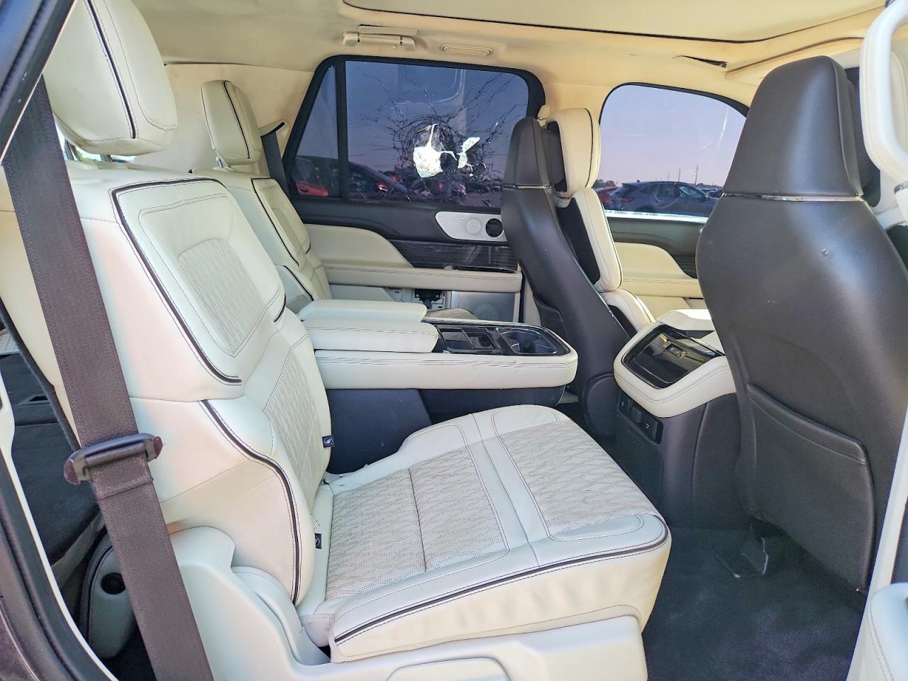 2023 LINCOLN NAVIGATOR — фото 11