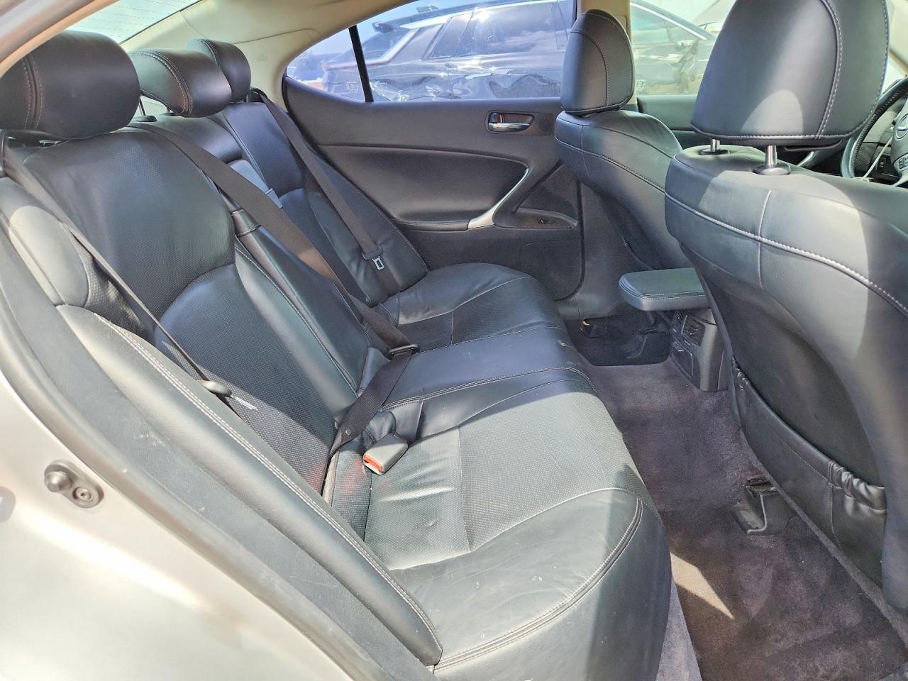 2012 LEXUS IS 250 — фото 10