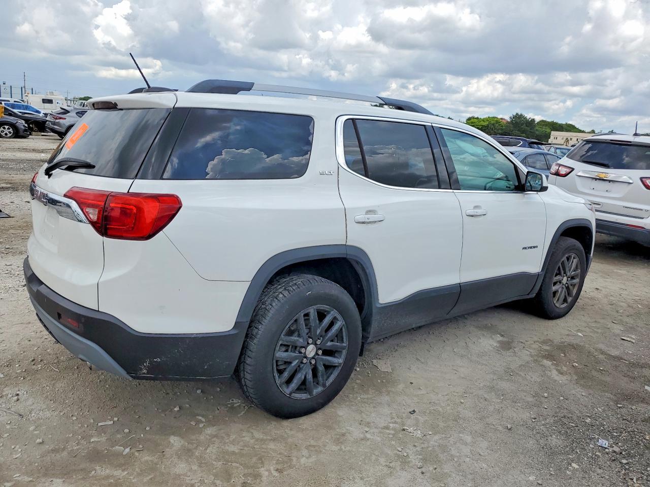 2018 GMC ACADIA — фото 3