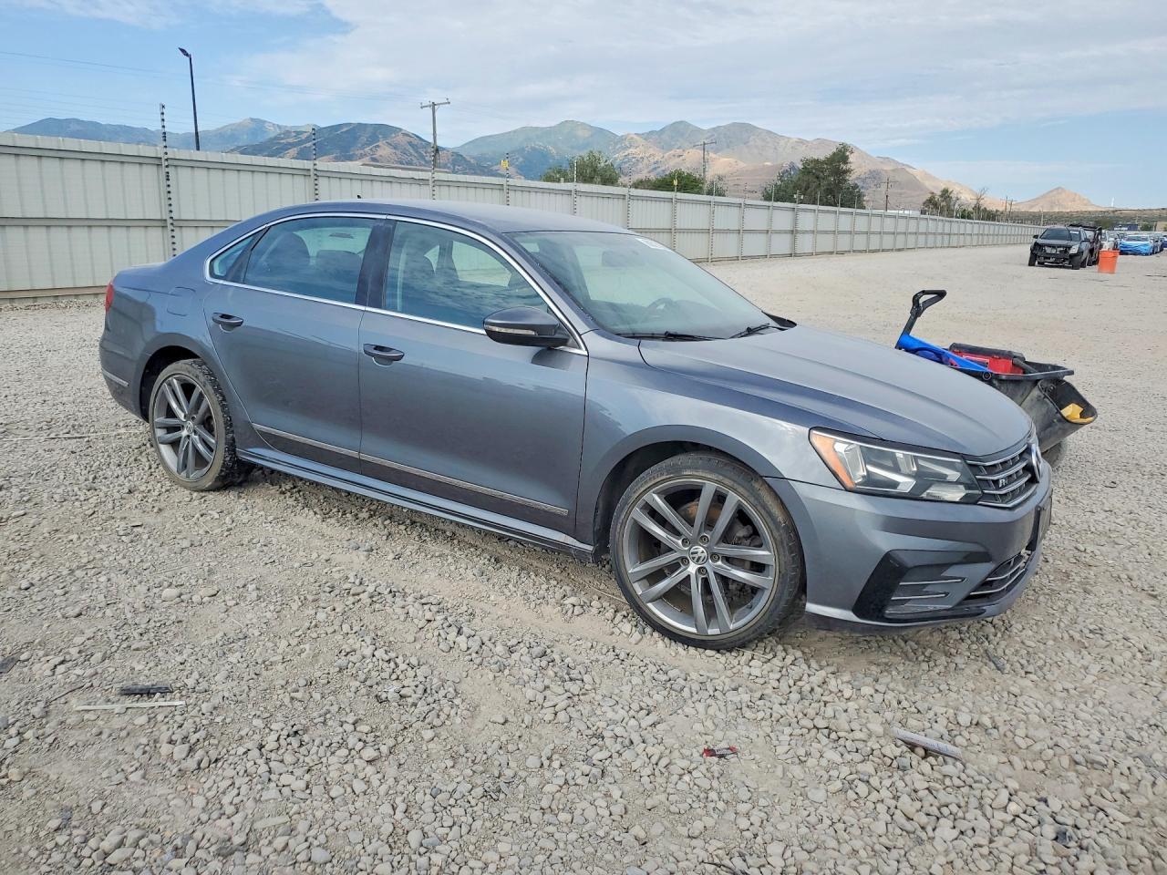 2016 VOLKSWAGEN PASSAT — фото 4
