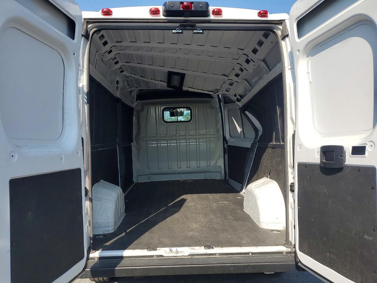 2025 RAM PROMASTER 2500 — фото 10