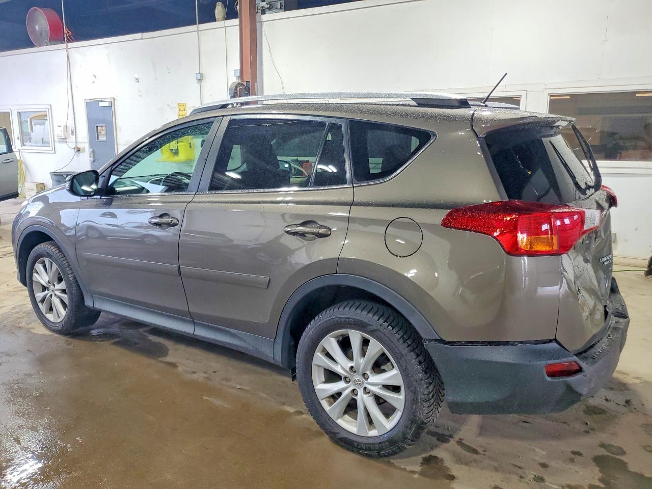 2013 TOYOTA RAV4 — фото 2