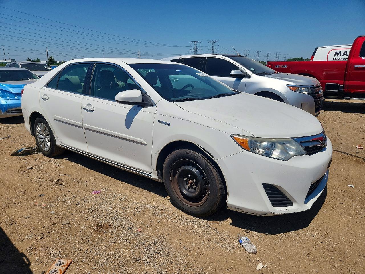 2013 TOYOTA CAMRY HYBRID — фото 4