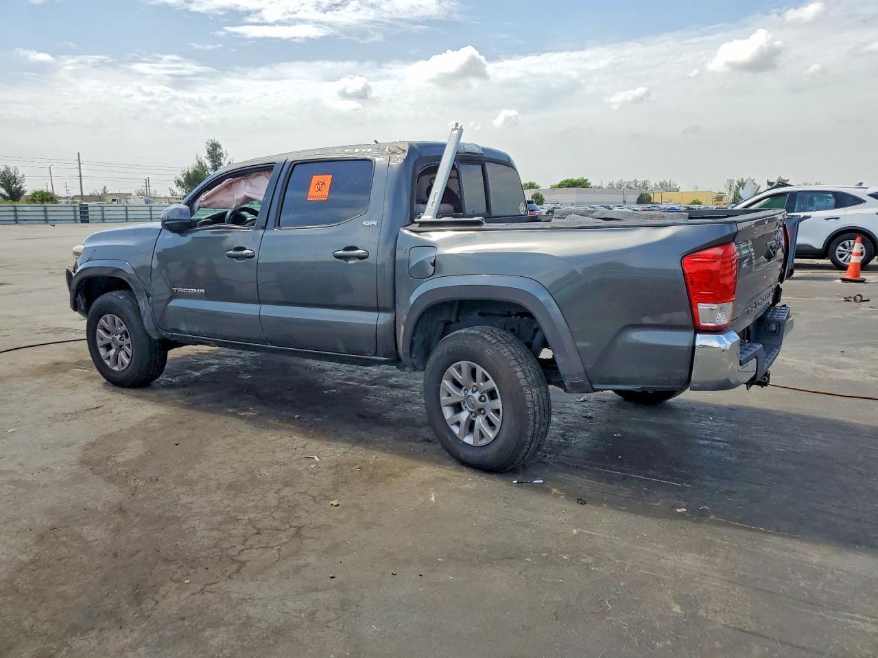 2016 TOYOTA TACOMA — фото 2