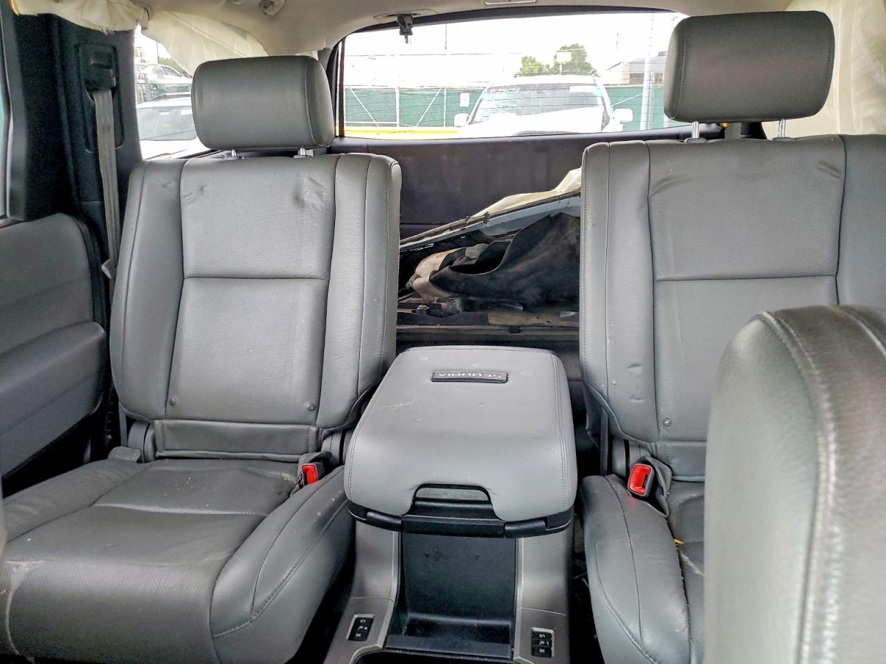 2010 TOYOTA SEQUOIA — фото 10