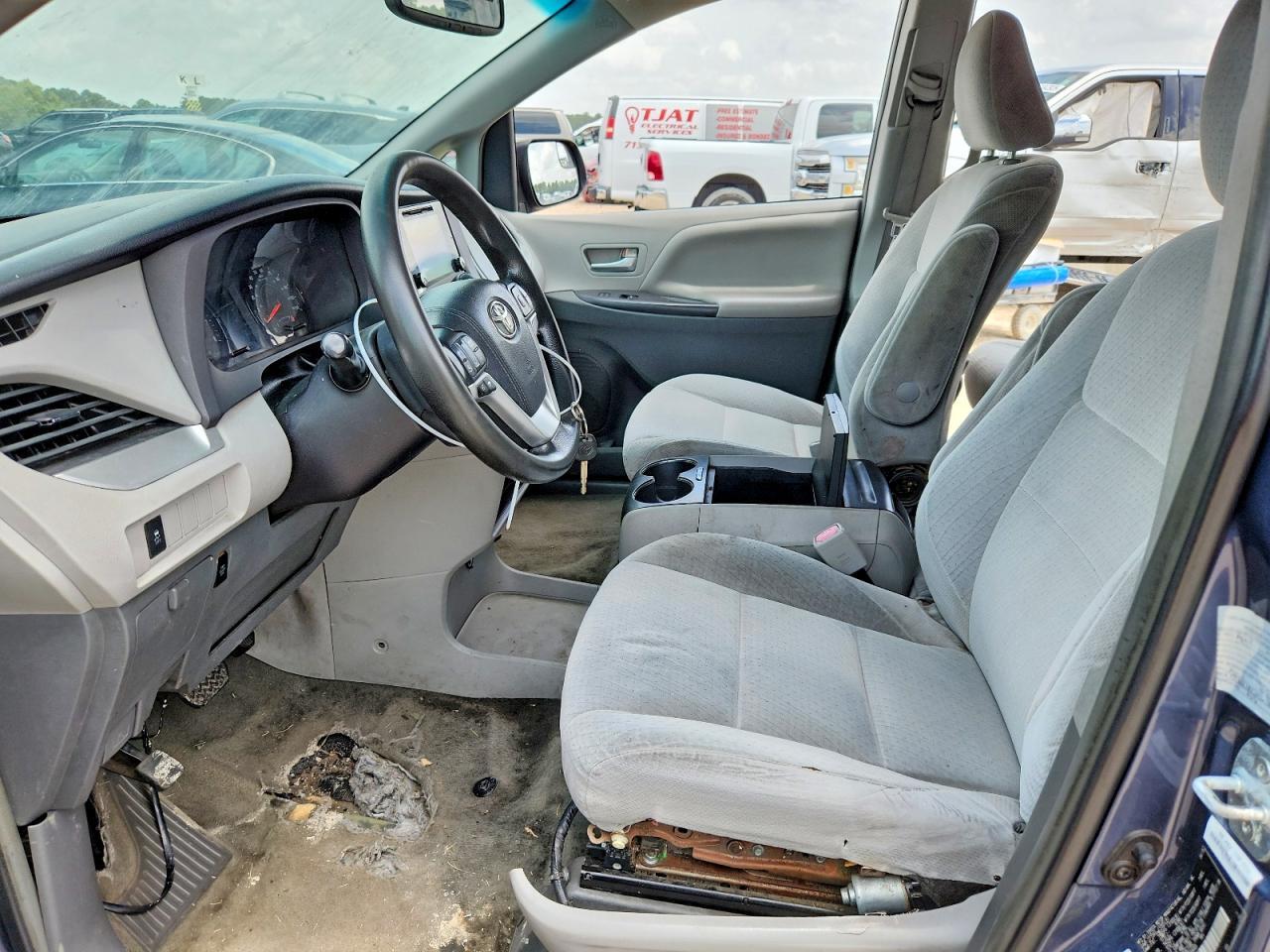 2015 TOYOTA SIENNA — фото 7