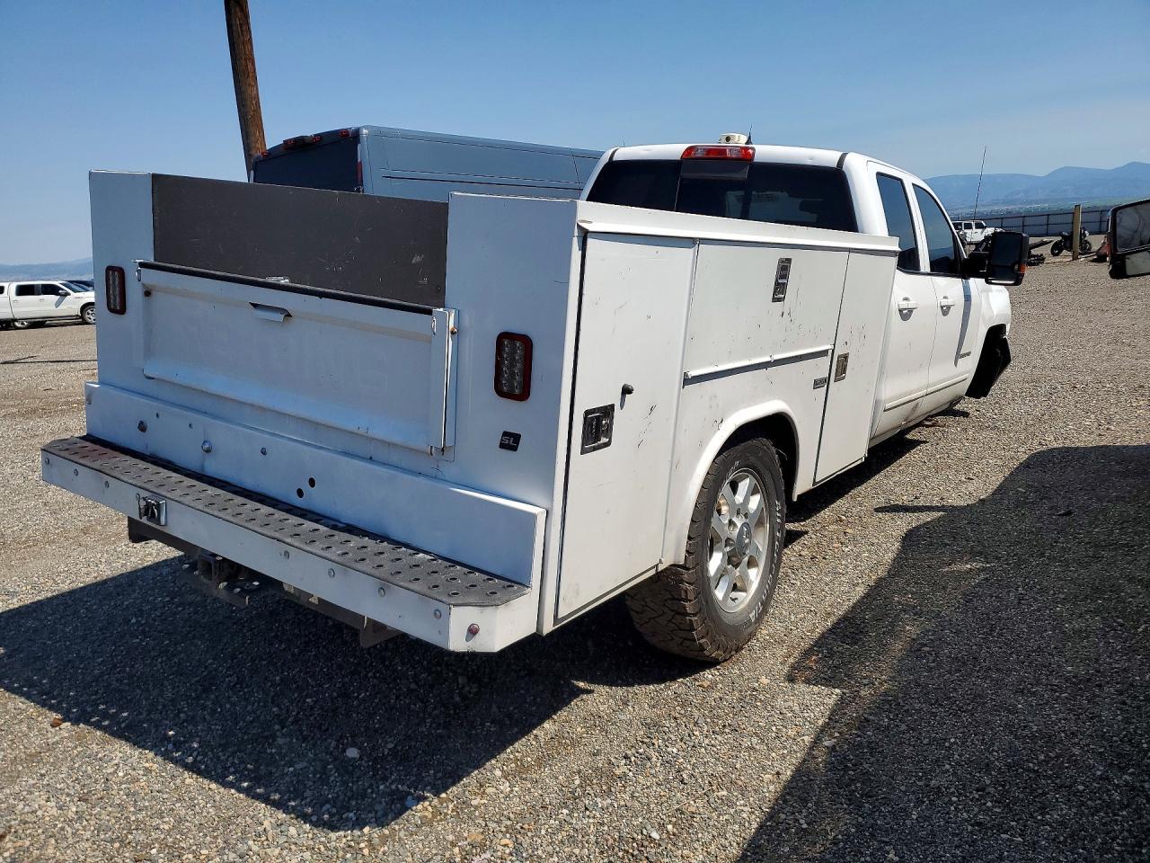 2015 CHEVROLET SILVERADO 3500 — фото 3