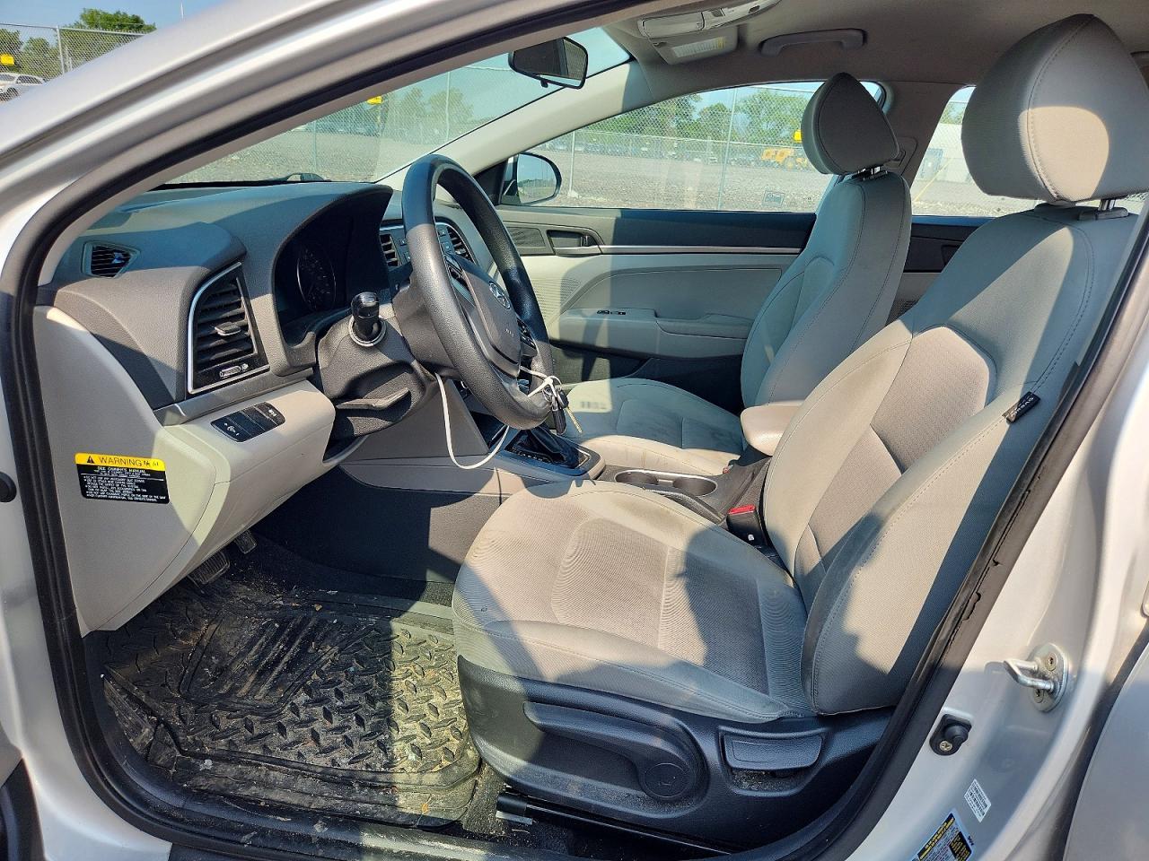 2017 HYUNDAI ELANTRA — фото 7