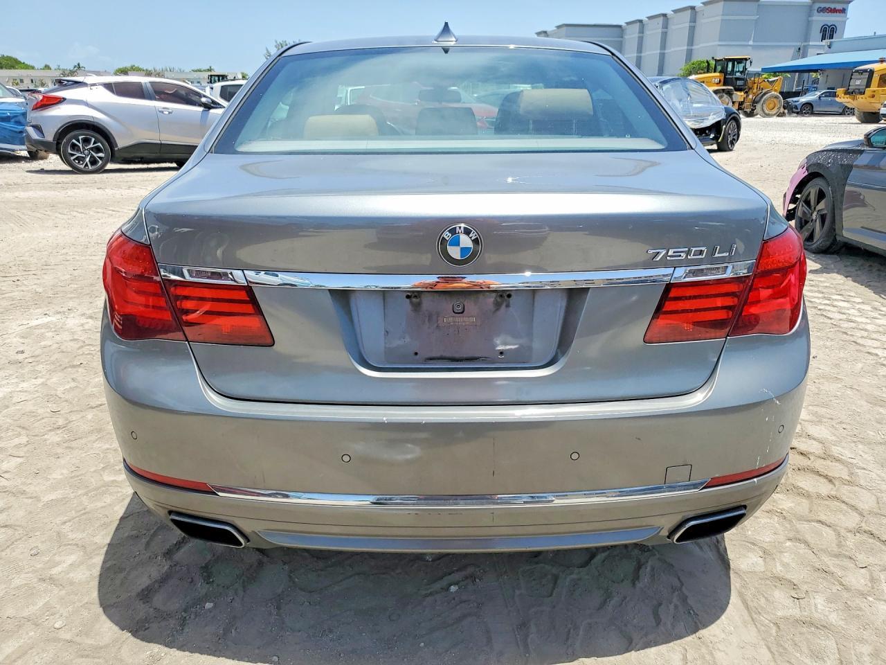2013 BMW 7 SERIES — фото 6