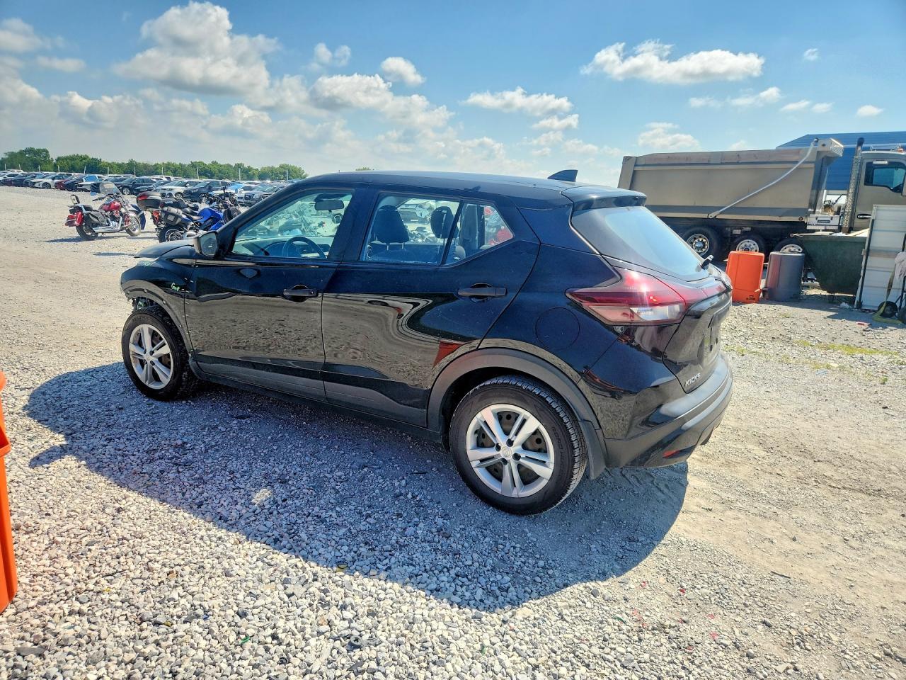 2022 NISSAN KICKS — фото 2