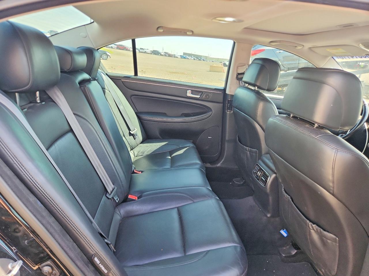 2012 HYUNDAI GENESIS — фото 10