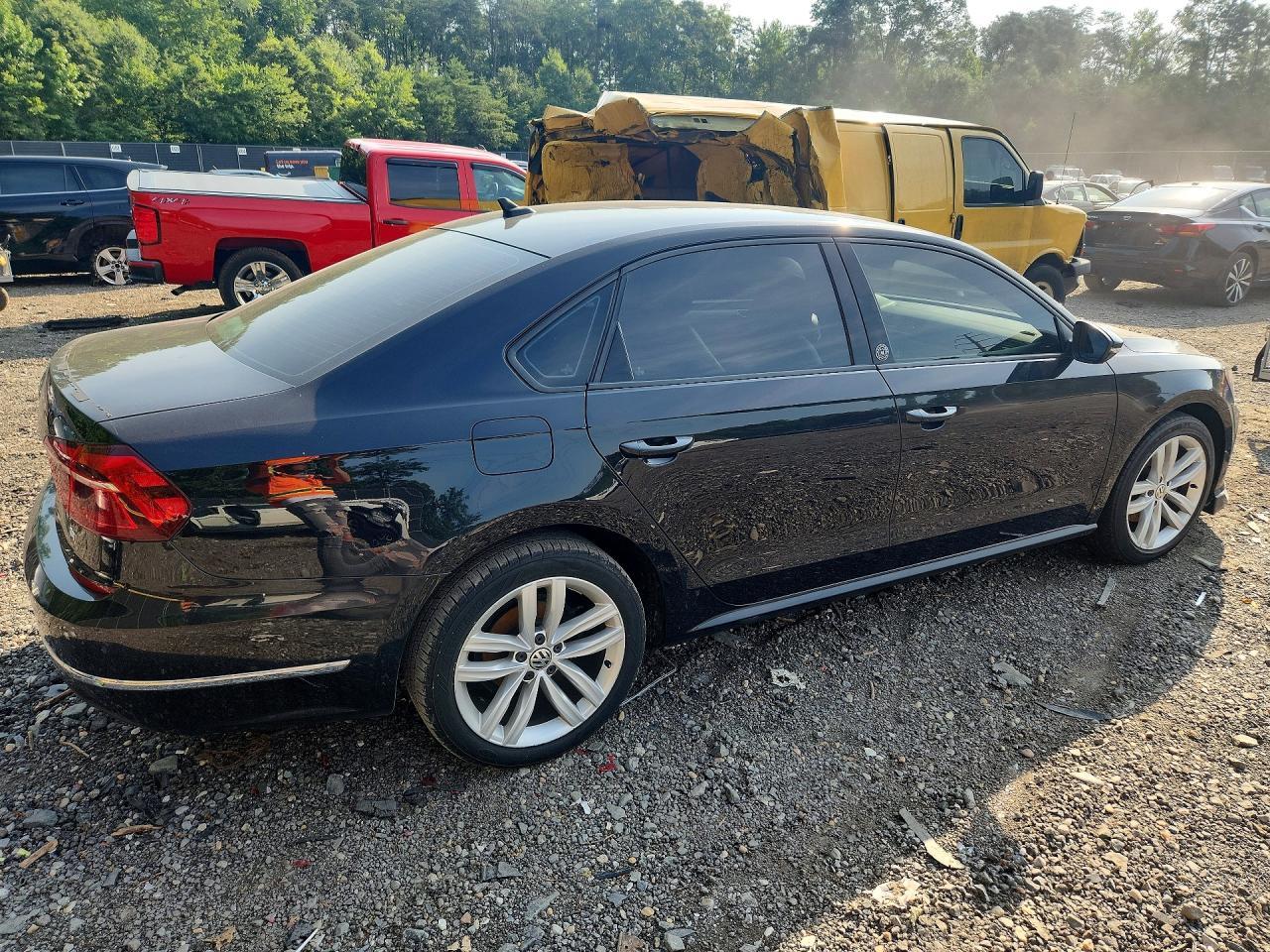 2019 VOLKSWAGEN PASSAT — фото 3