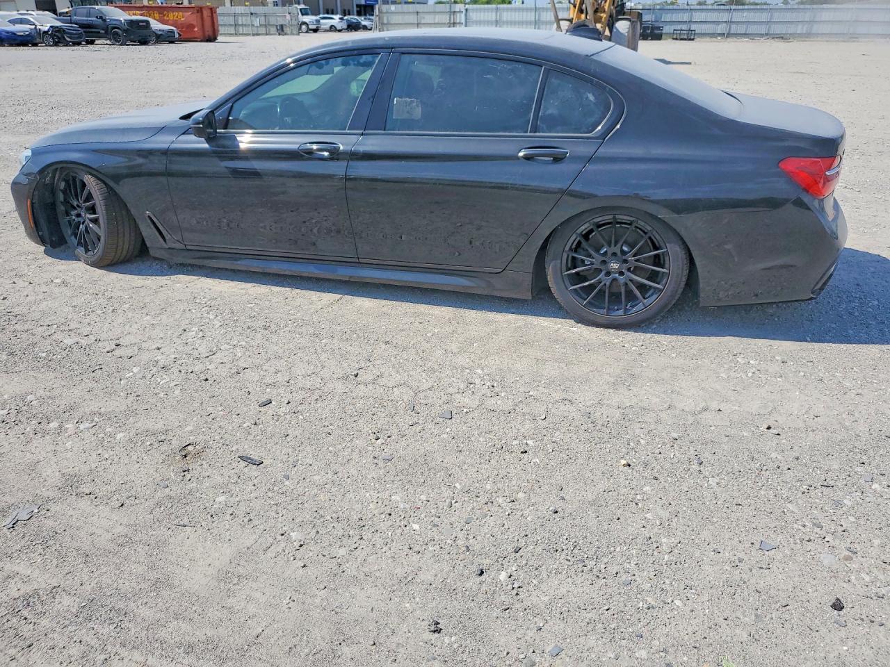 2018 BMW 7 SERIES — фото 2