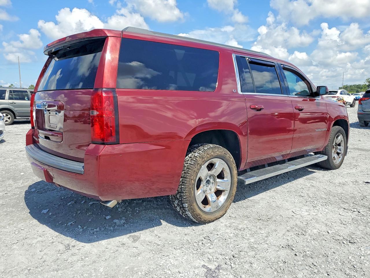 2019 CHEVROLET SUBURBAN — фото 3